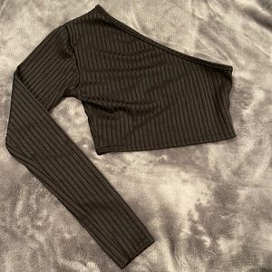 One sleeve crop top
